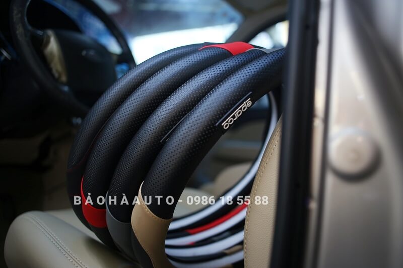 Bọc vô lăng ô tô Sparco da các bon – Dịch vụ bọc vô lăng ô tô cao cấp