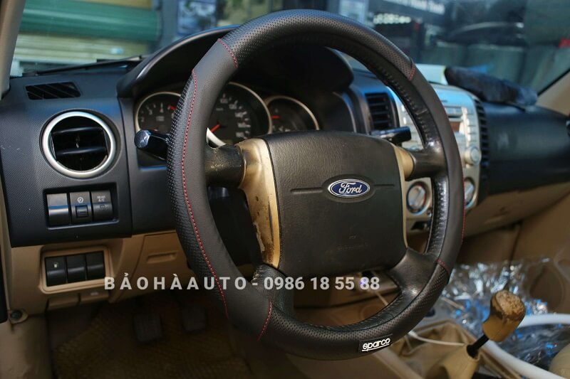 Bọc vô lăng ô tô Sparco da các bon – Dịch vụ bọc vô lăng ô tô cao cấp