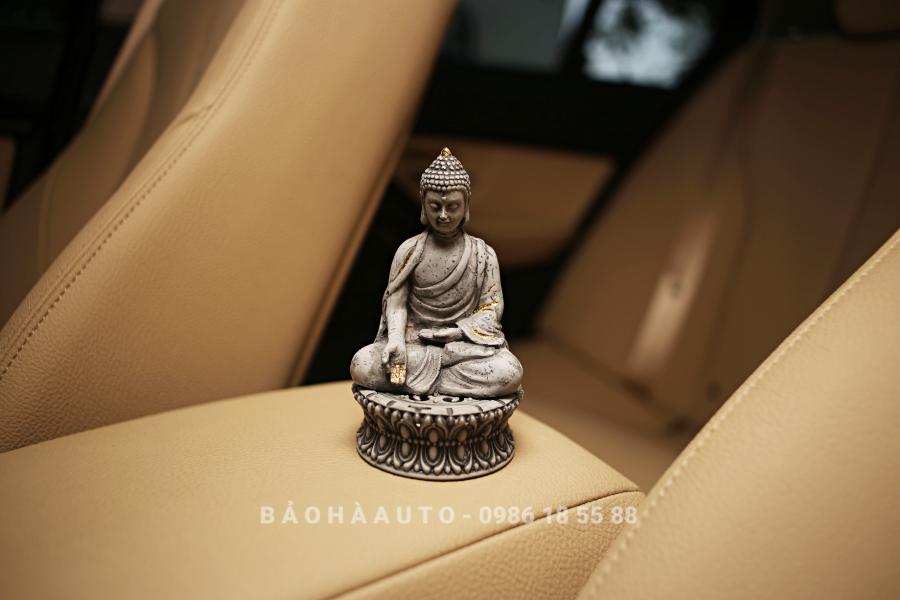 Nước hoa ô tô hình Tượng Phật Thích Ca Mâu Ni mạ vàng