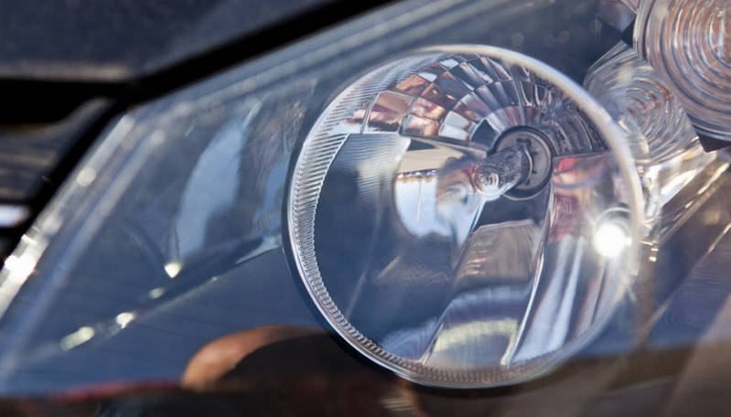So sánh đèn Led và đèn halogen cho ôtô xe hơi, ưu nhược điểm từng loại.
