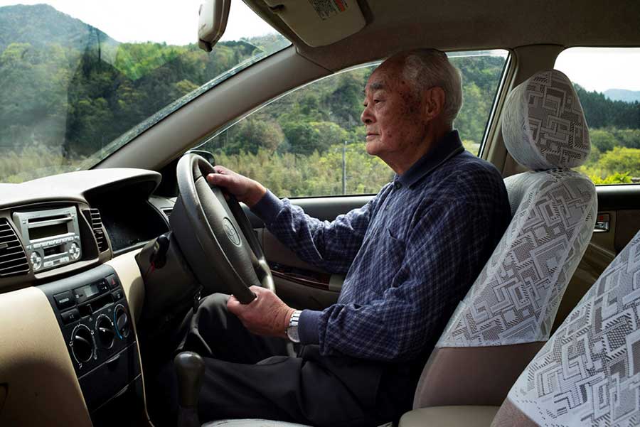 Trên 60 tuổi có được lái xe ô tô không?